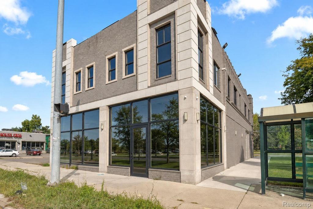 18200 Grand River Avenue, Detroit city