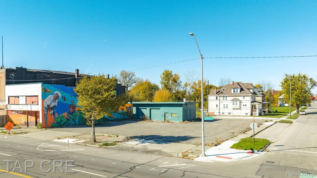14241 E Jefferson Avenue, Detroit city