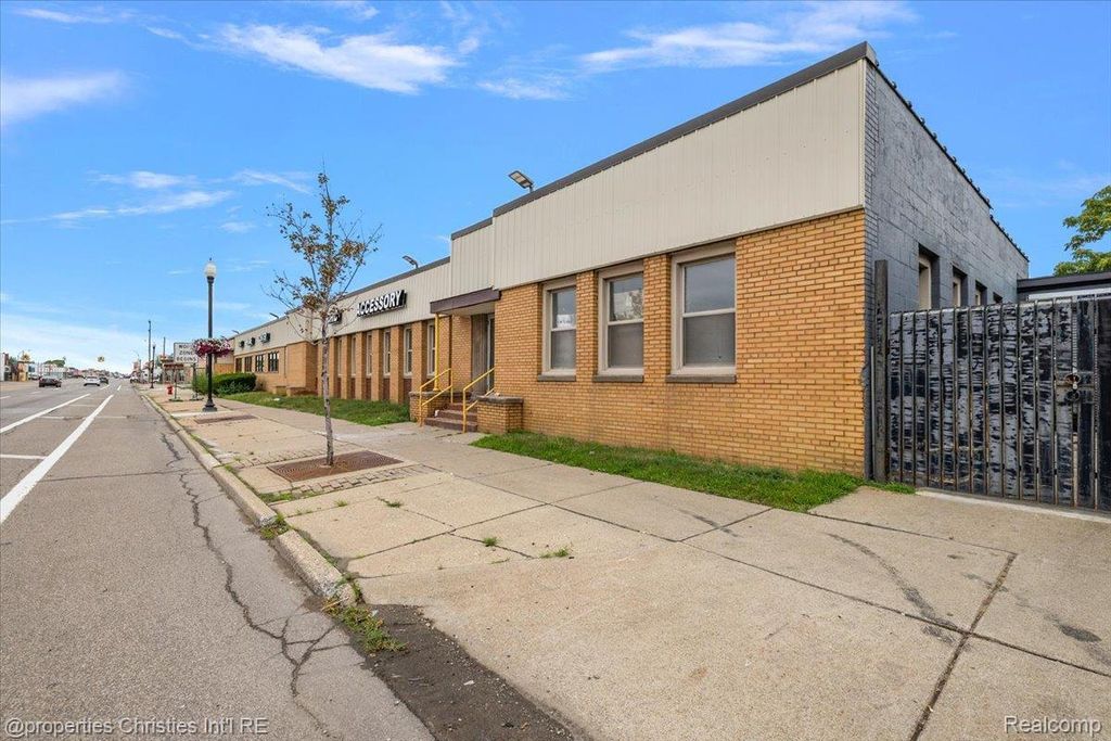 23700 Van Dyke Avenue, Warren city