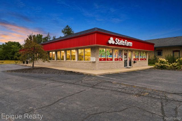 360 E Grand Blanc Road, Grand Blanc