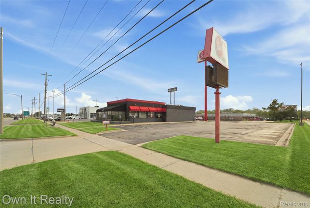 6525 S Pennsylvania Avenue, Lansing