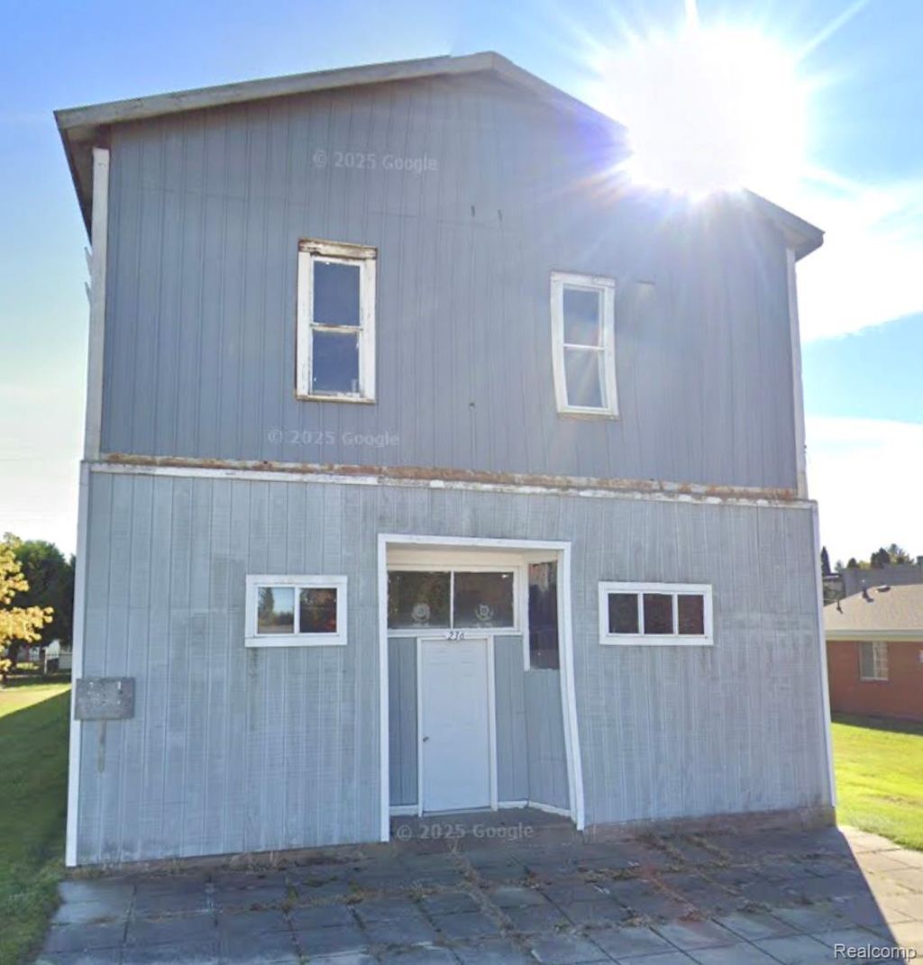 236 Main Street, Kinde village