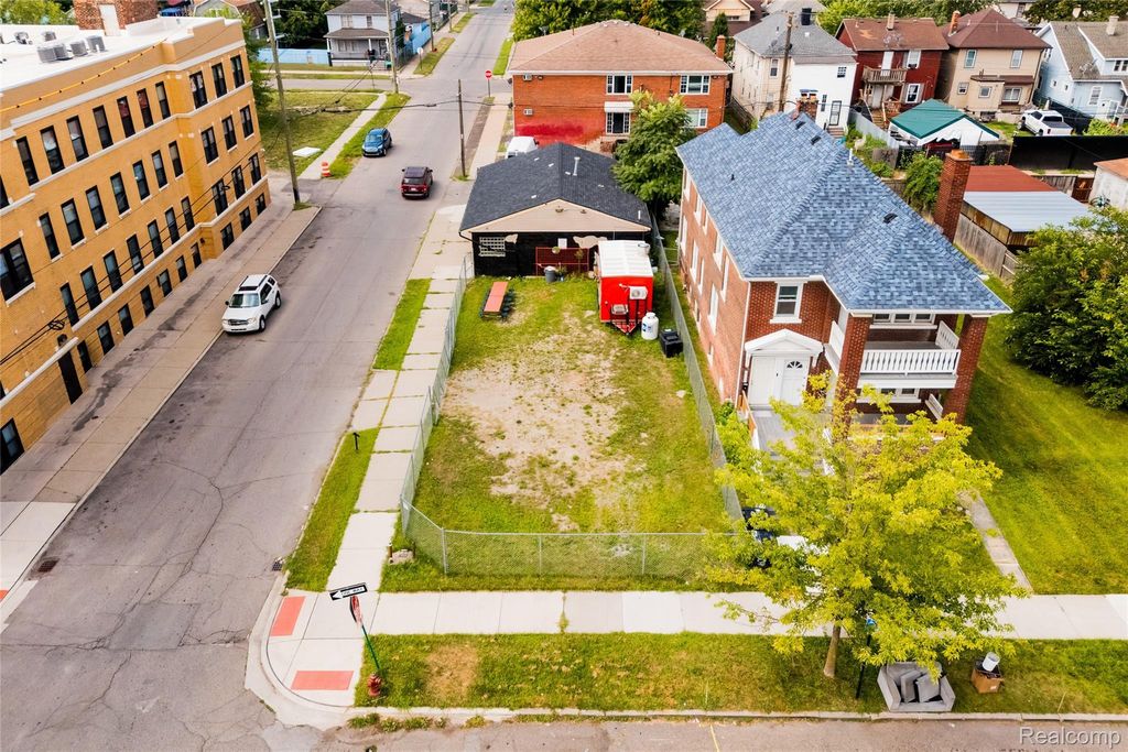 8030 Pitt Street, Detroit city