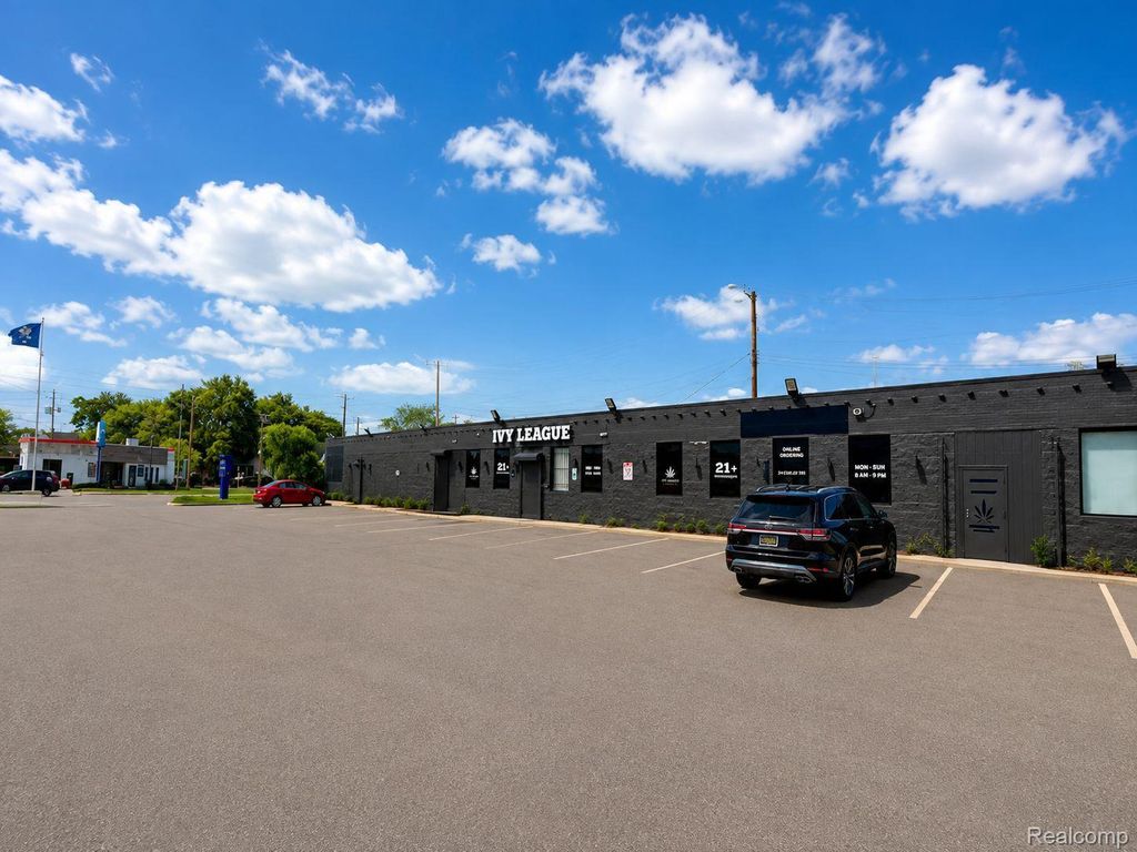 465 S Schaefer Highway, Detroit city