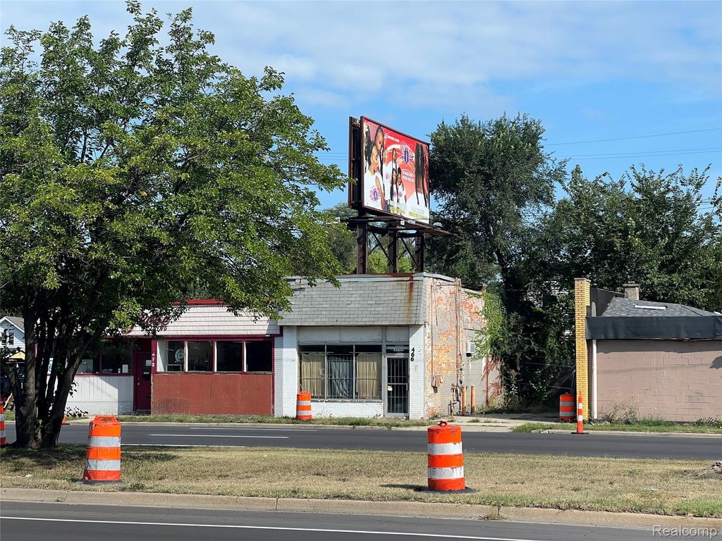 466 W 8 Mile Road, Fenton city