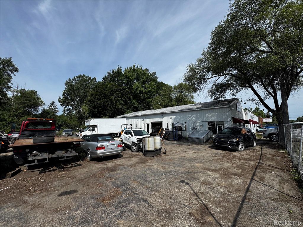 7017 N Dort Highway, Genesee charter township