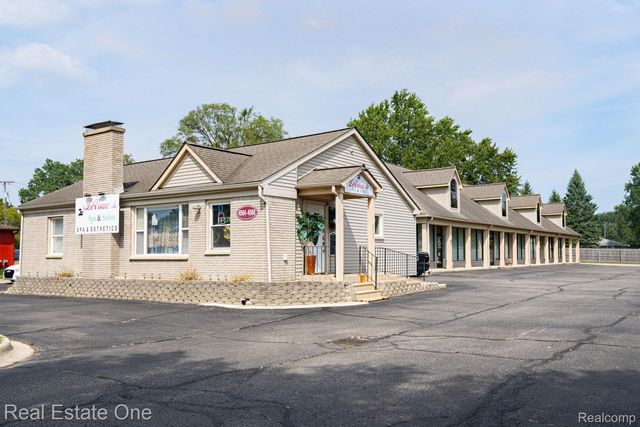 4564-4568 W Walton Boulevard, Waterford