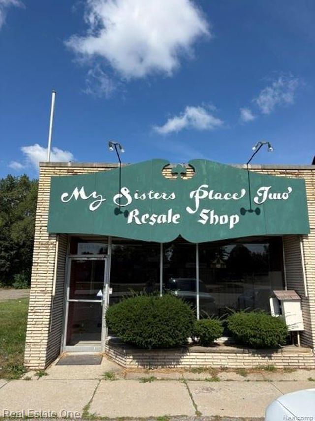 21043 Kelly Road, Eastpointe
