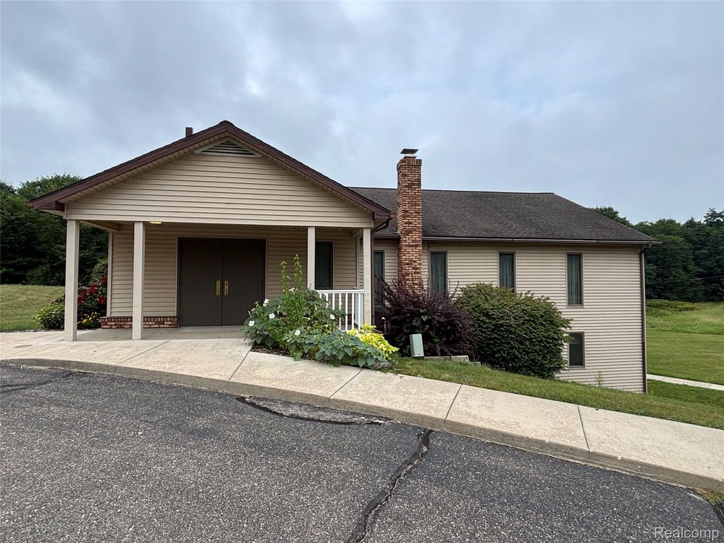 180 Grange Hall Road, Groveland township