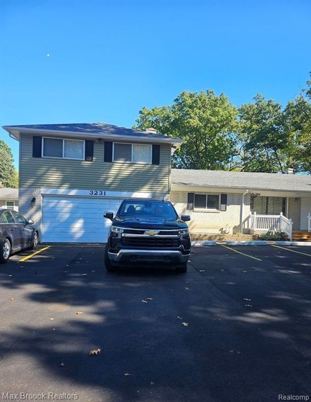3231 Union Lake Road, Commerce Twp