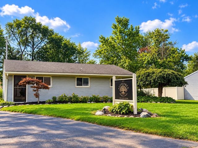 5619 Highland Road, Waterford