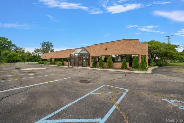 33830 Harper Avenue, Clinton Twp