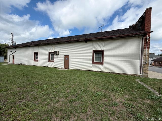 17 E Lapeer Street, Peck