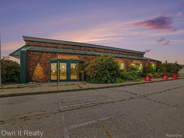 5275 W Us Highway 10, Ludington
