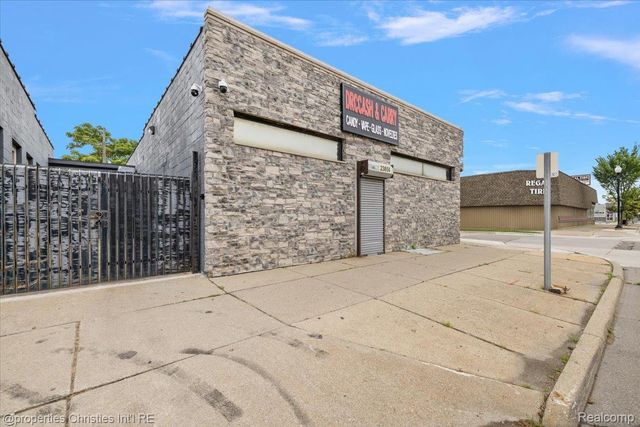 23656 Van Dyke Avenue, Warren
