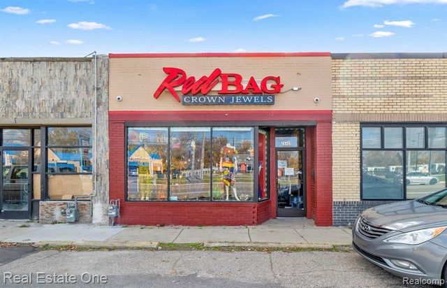 26421 Plymouth Road, Redford