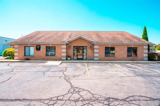 903 E Clinton Street, Howell