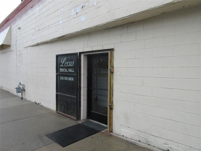 16094 E 8 Mile Road, Detroit