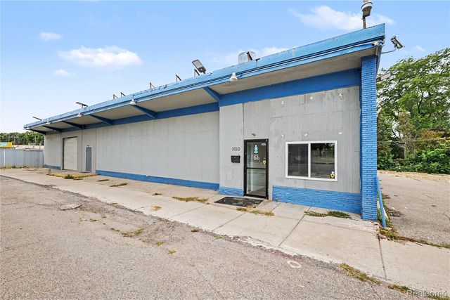 1010 Southbound Gratiot Avenue, Mount Clemens