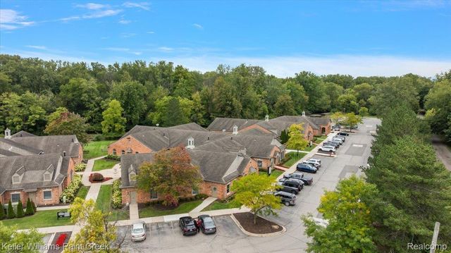940 W Avon Road B10, Rochester Hills