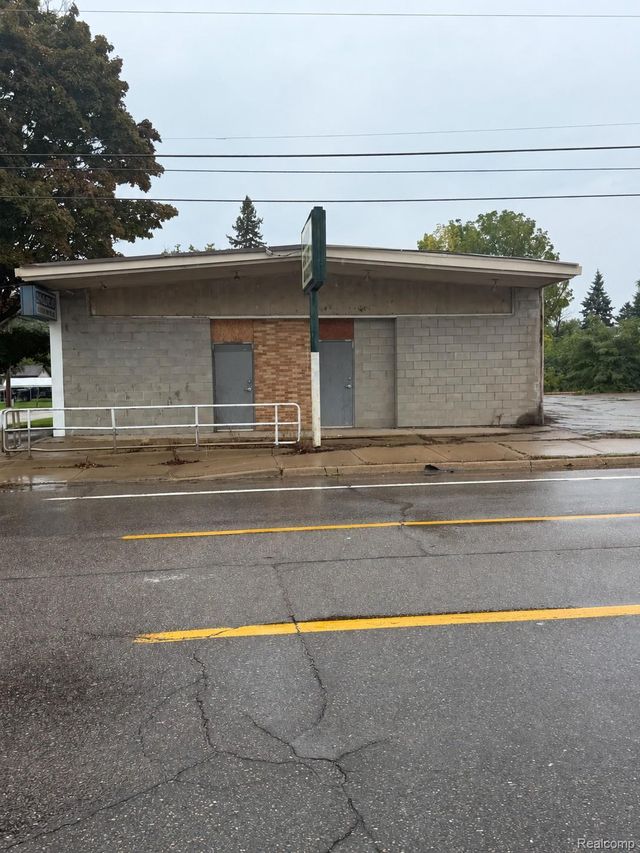 3320 Corunna Road, Flint