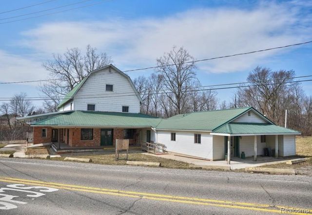 8572 Silver Lake Road, Linden
