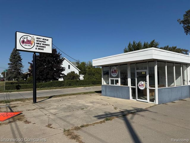 15801 E 10 Mile Road, Eastpointe