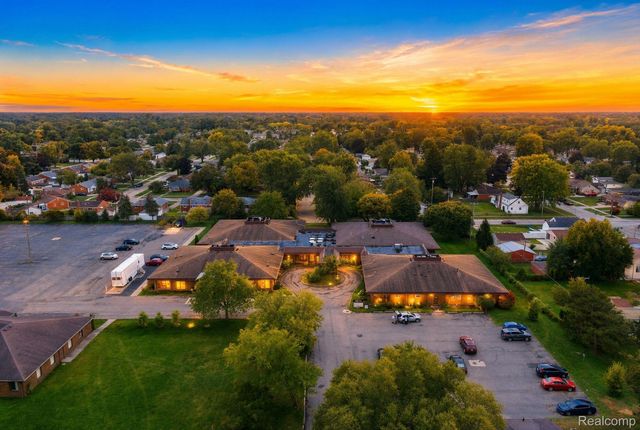 8560 N Silvery Lane, Dearborn Heights