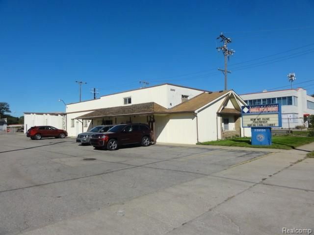 23695 Mound Road, Warren