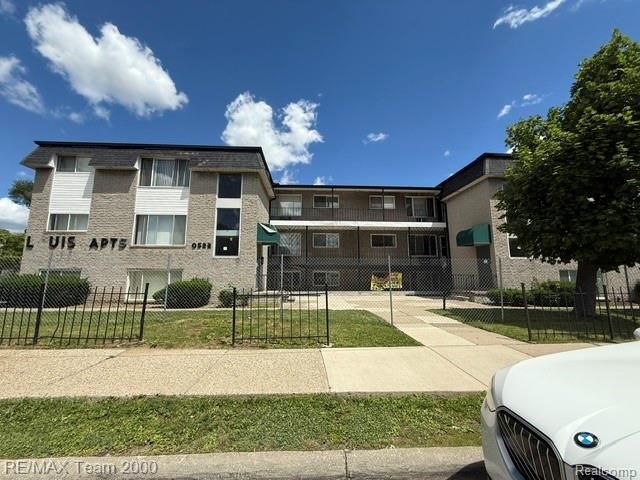 20520 Plymouth Road, Detroit