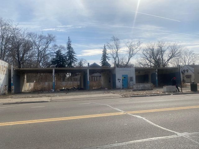 1750 E 7 Mile, Detroit