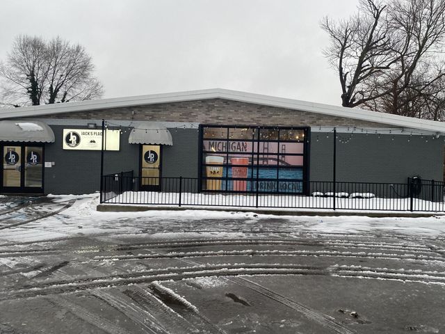 124 N Cherry St St, Flushing