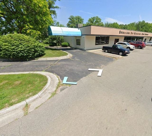 2247 S Center Rd, Burton