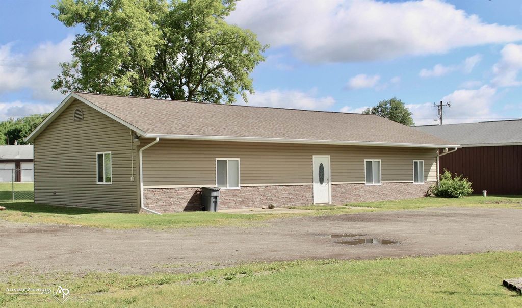 3592 Genesee Rd, Elba township