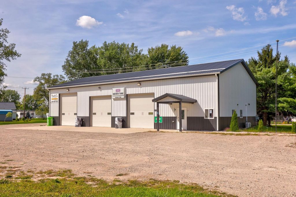 871 E Huron Ave, Vassar city