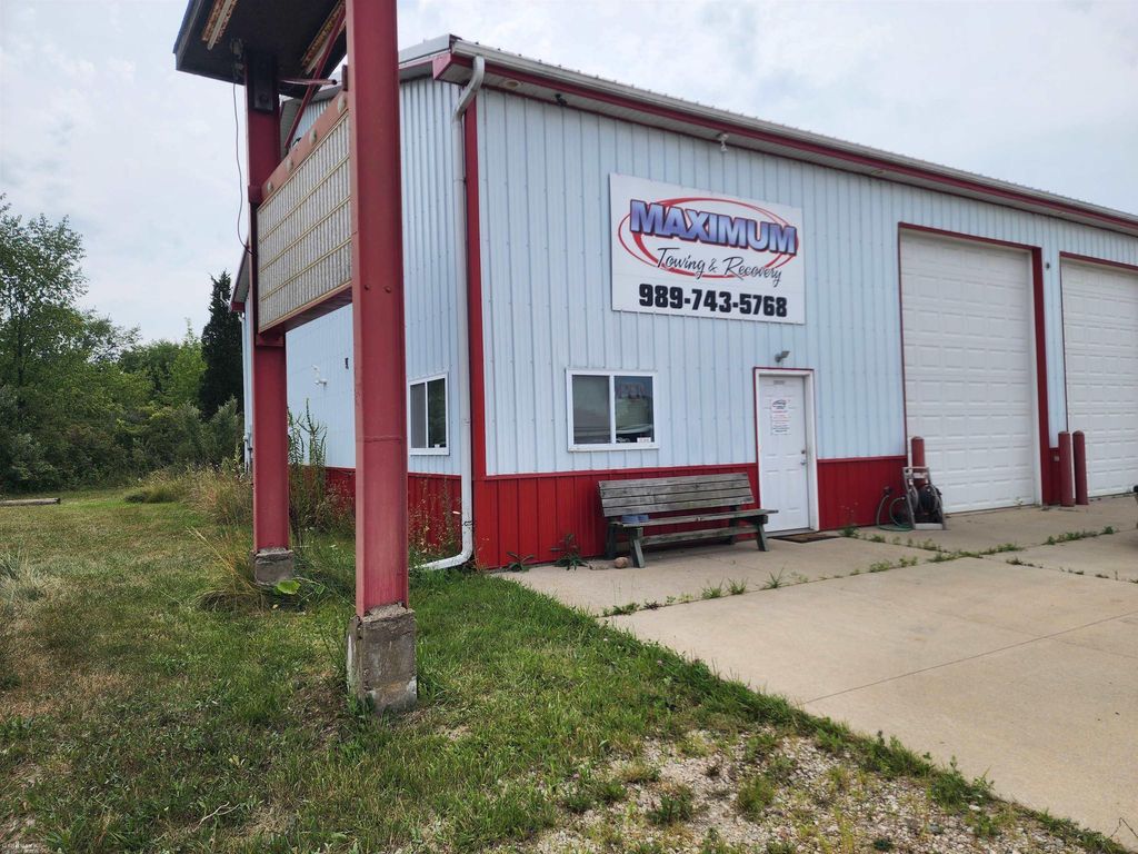 4040 E M-71 Hwy, Caledonia charter township
