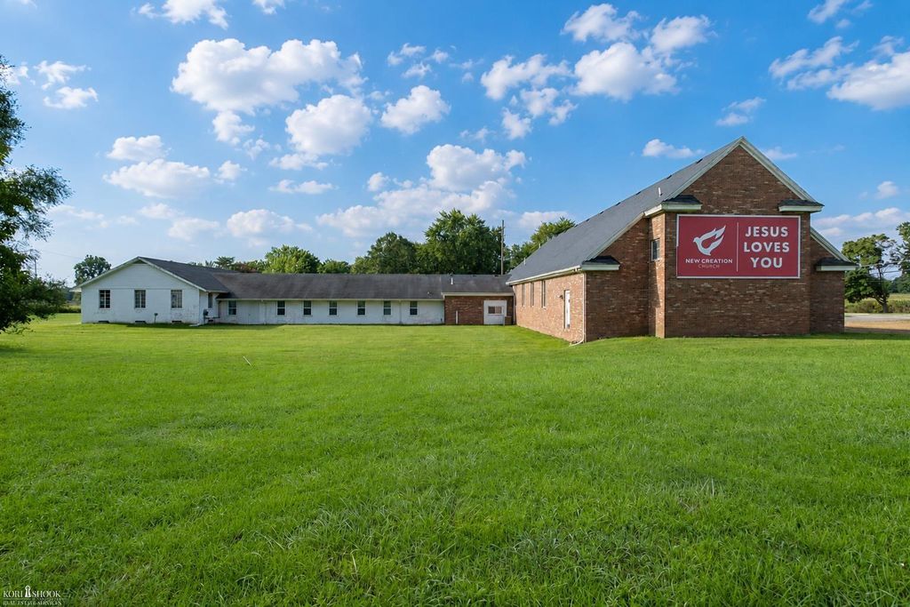 811 S Oak St, Durand city