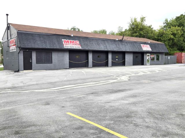 4356 S Saginaw St, Burton
