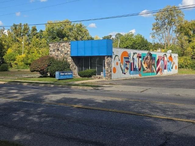 2740 Flushing St, Flint