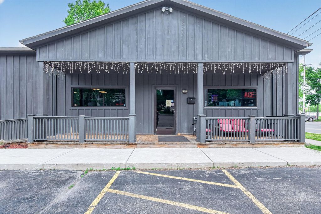 300 W North Street, Jackson city