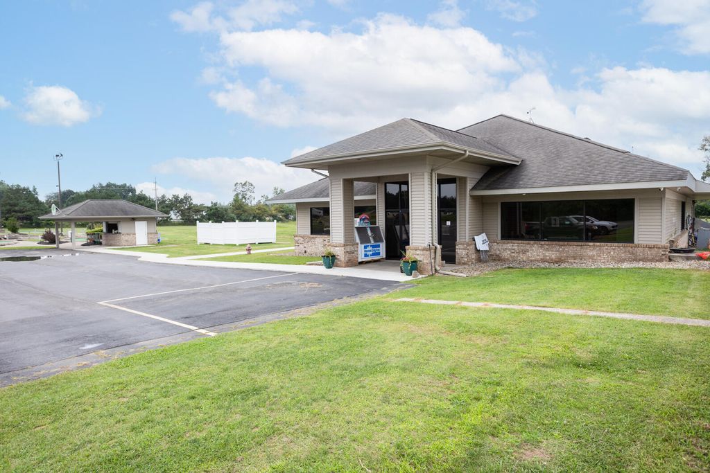 3600 Wayland Drive, Blackman charter township