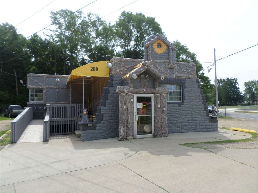 208 Napoleon Road, Leoni township