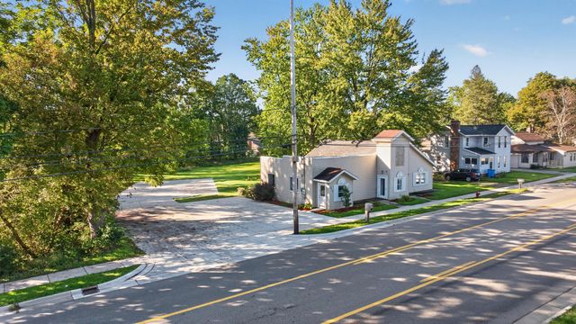 215 E Main Street, Spring Arbor