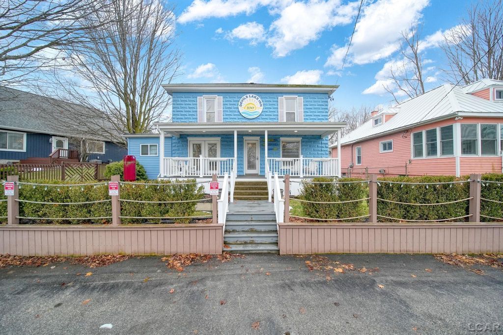 175 Walnut St, Rollin township