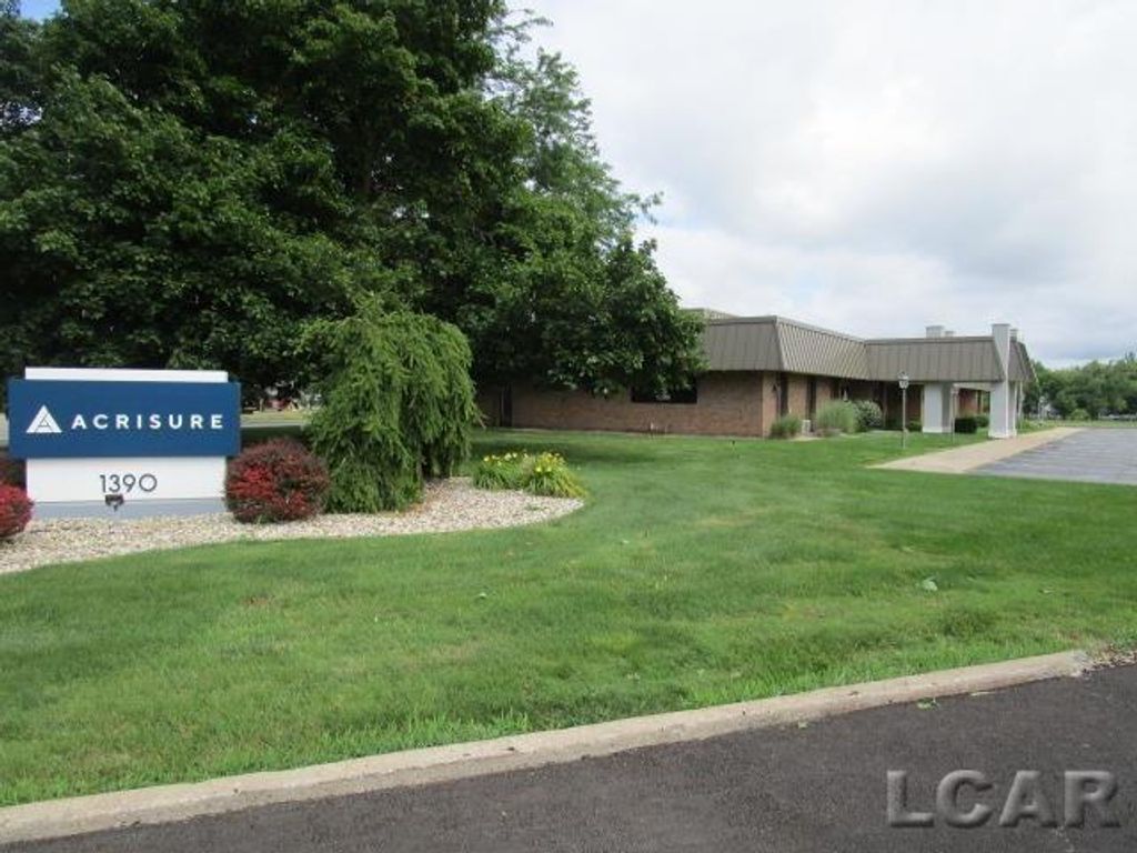 1390 W Maumee St, Adrian city