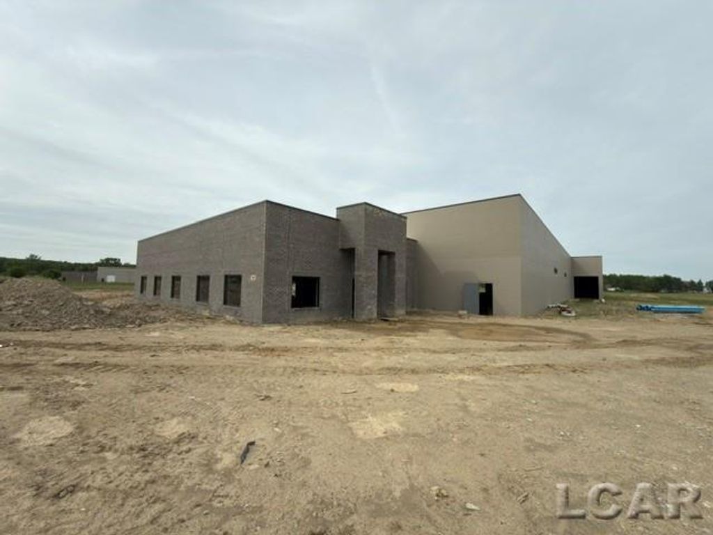 796 Campus Parkway Dr, Tecumseh city