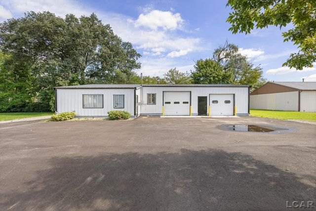 651 Oak St, Adrian
