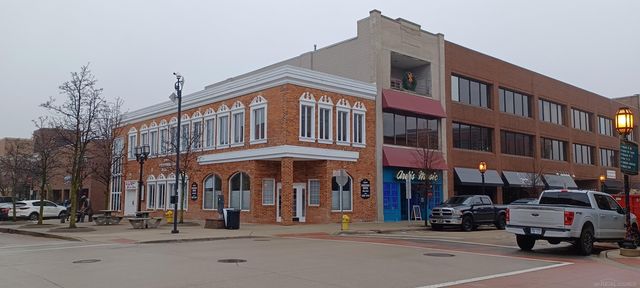 56 Macomb Pl, Mount Clemens