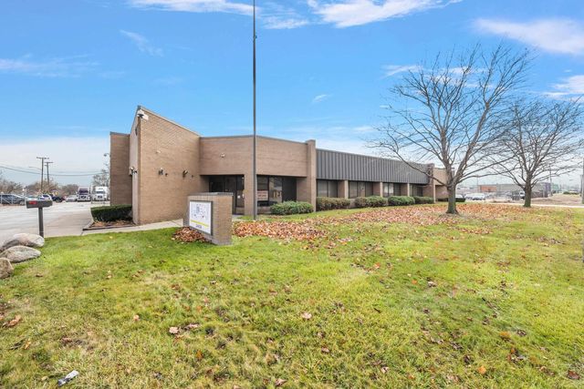 24650 Sherwood Ave, Center Line