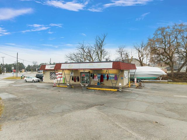 1635 Pine Grove St, Port Huron